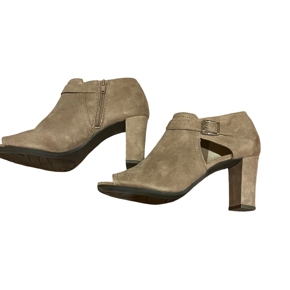 Life Stride Tan Women's Heeled Shoes
